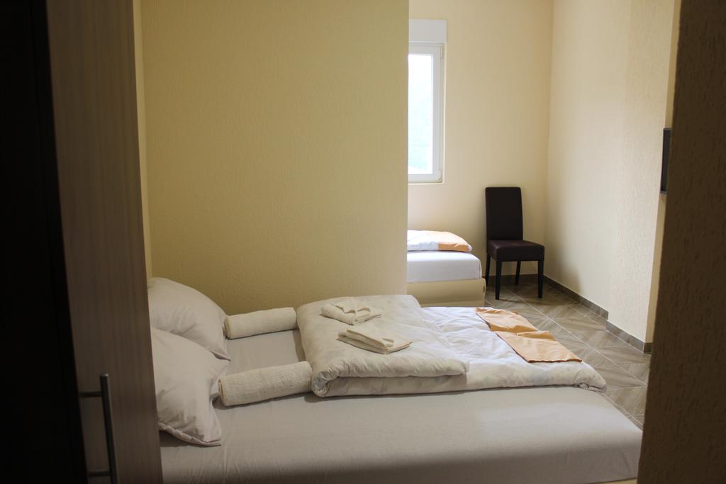 Guesthouse Eko Piva 普卢日内 外观 照片