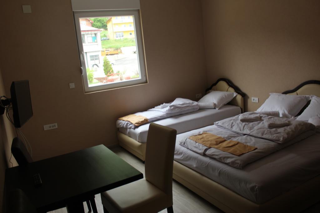 Guesthouse Eko Piva 普卢日内 外观 照片
