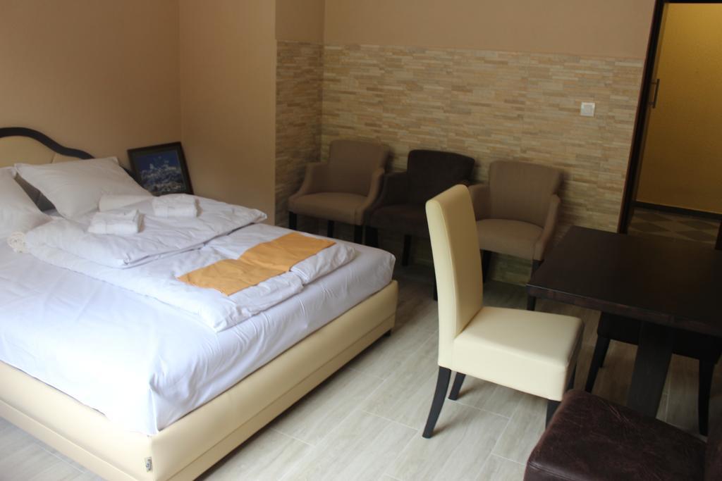 Guesthouse Eko Piva 普卢日内 外观 照片