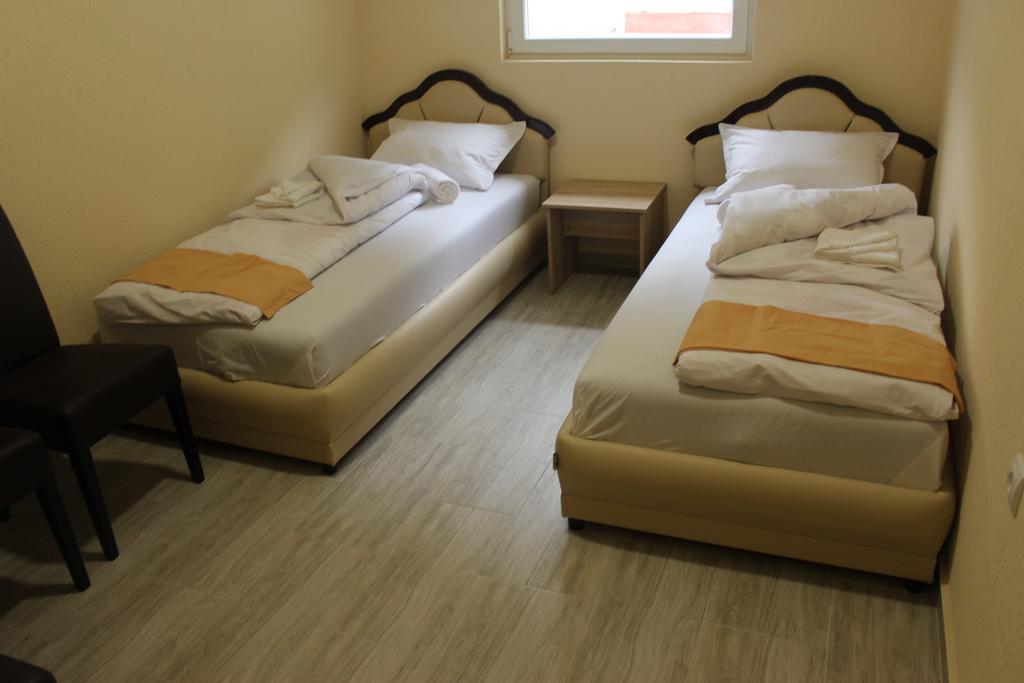 Guesthouse Eko Piva 普卢日内 外观 照片