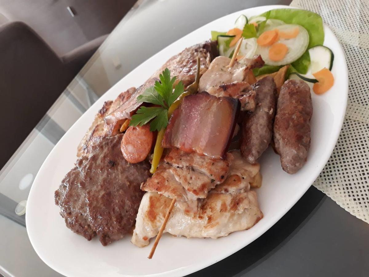 Guesthouse Eko Piva 普卢日内 外观 照片